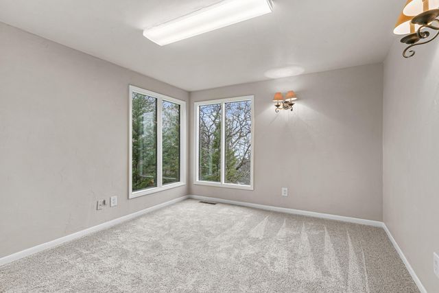 443 Conestoga Circle, Jacksonville, OR 97530