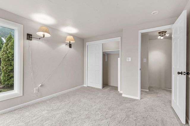 443 Conestoga Circle, Jacksonville, OR 97530