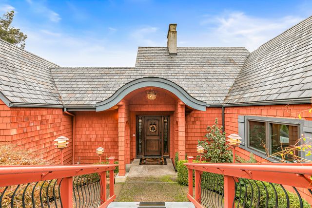 443 Conestoga Circle, Jacksonville, OR 97530