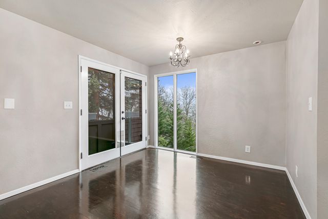 443 Conestoga Circle, Jacksonville, OR 97530