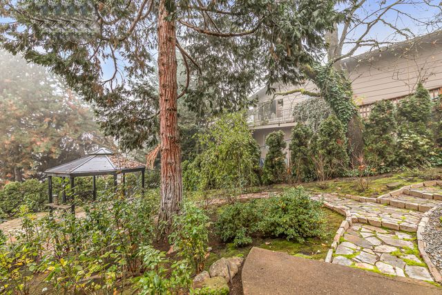 443 Conestoga Circle, Jacksonville, OR 97530