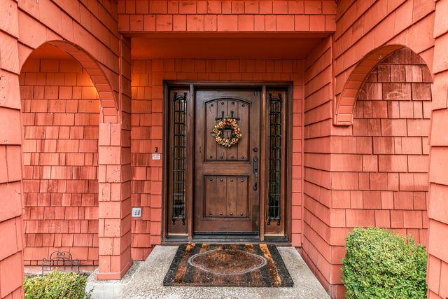 443 Conestoga Circle, Jacksonville, OR 97530