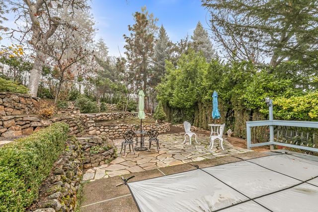 443 Conestoga Circle, Jacksonville, OR 97530