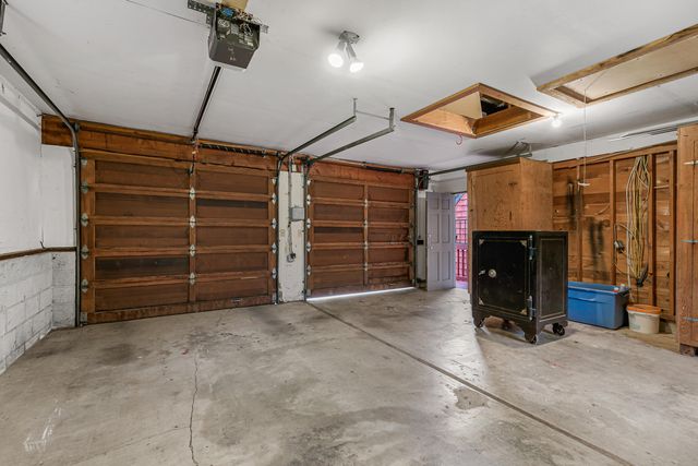 443 Conestoga Circle, Jacksonville, OR 97530