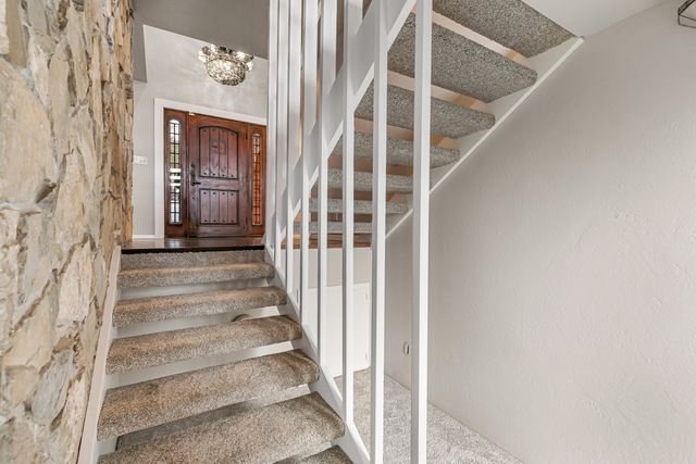 443 Conestoga Circle, Jacksonville, OR 97530