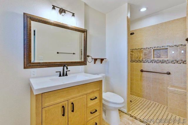 8217 Sunset Rd, Lakeside, CA 92040