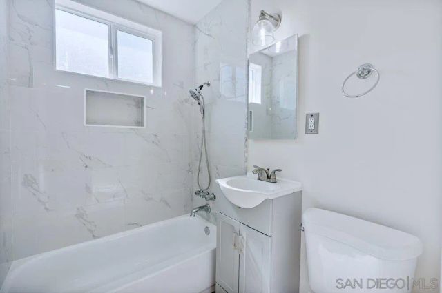 8217 Sunset Rd, Lakeside, CA 92040