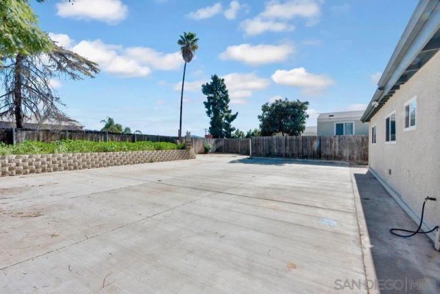 8217 Sunset Rd, Lakeside, CA 92040