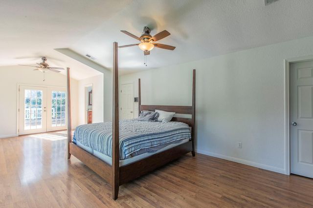 1905 Great Oaks DR, Round Rock, TX 78681