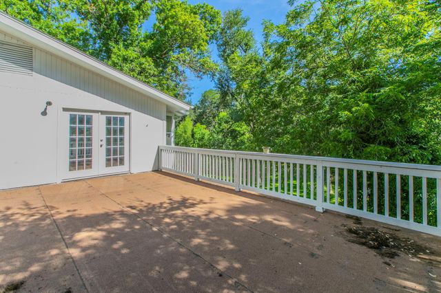 1905 Great Oaks DR, Round Rock, TX 78681