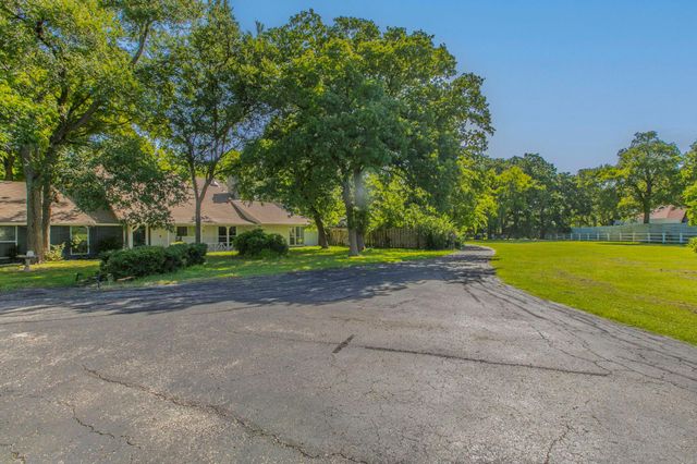 1905 Great Oaks DR, Round Rock, TX 78681