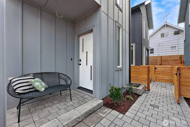 2006 B 19th Avenue S, Seattle, WA 98144