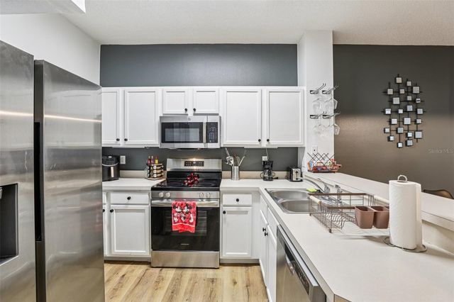 8419 CRYSTAL COVE LOOP, Kissimmee, FL 34747