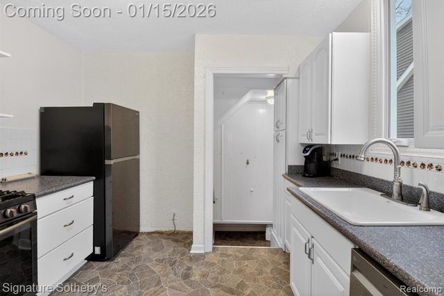 1022 Harvard Road, Berkley, MI 48072