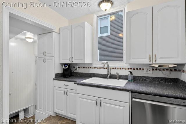 1022 Harvard Road, Berkley, MI 48072