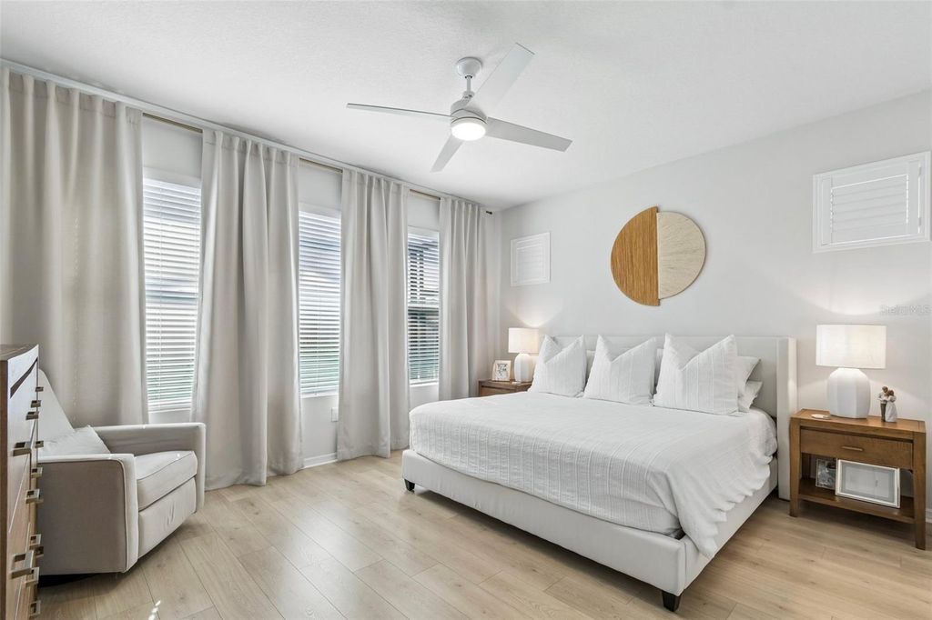 Image 14 of property listing at 28570 SWEET PERSIMMON DRIVE, Wesley Chapel, FL 33543