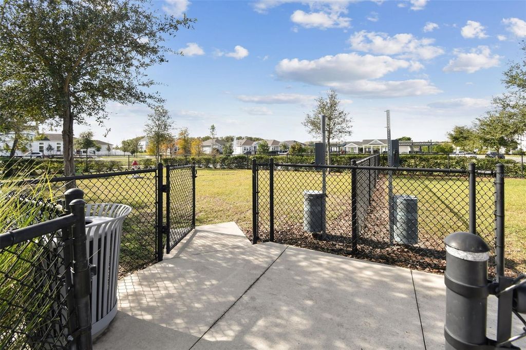 Image 34 of property listing at 28570 SWEET PERSIMMON DRIVE, Wesley Chapel, FL 33543