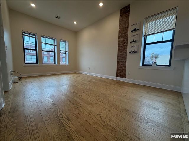 84 Van Wagenen Avenue 3L, Jersey City, NJ 07306