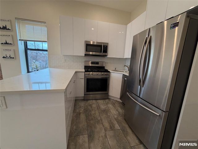 84 Van Wagenen Avenue 3L, Jersey City, NJ 07306