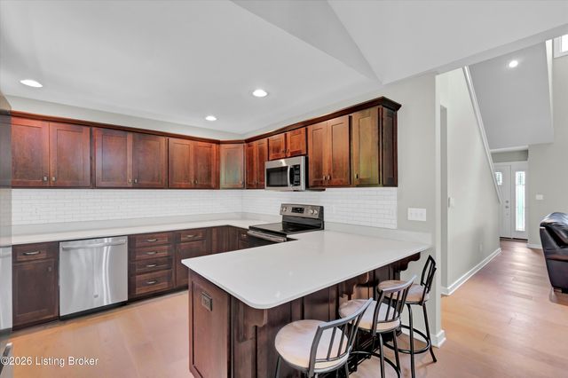 2823 Hollow Oak Dr, Crestwood, KY 40014
