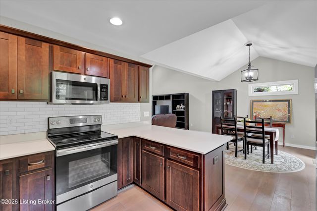 2823 Hollow Oak Dr, Crestwood, KY 40014