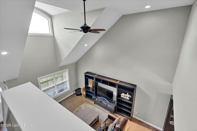 2823 Hollow Oak Dr, Crestwood, KY 40014