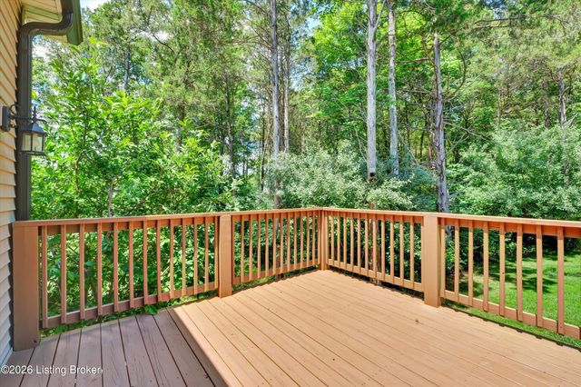 2823 Hollow Oak Dr, Crestwood, KY 40014