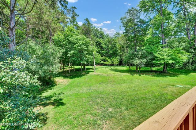 2823 Hollow Oak Dr, Crestwood, KY 40014