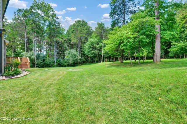 2823 Hollow Oak Dr, Crestwood, KY 40014