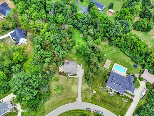 2823 Hollow Oak Dr, Crestwood, KY 40014