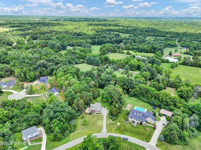 2823 Hollow Oak Dr, Crestwood, KY 40014