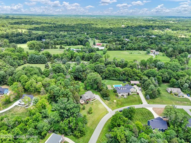2823 Hollow Oak Dr, Crestwood, KY 40014