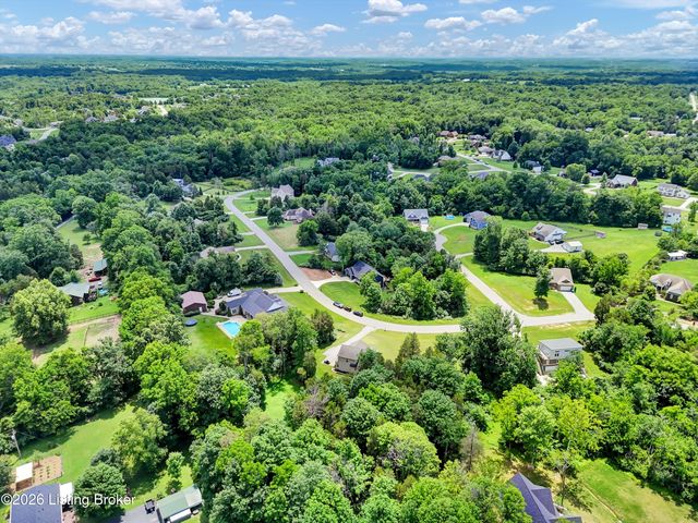 2823 Hollow Oak Dr, Crestwood, KY 40014