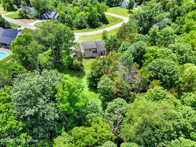 2823 Hollow Oak Dr, Crestwood, KY 40014
