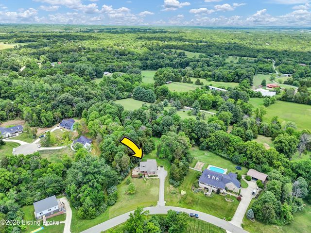 2823 Hollow Oak Dr, Crestwood, KY 40014