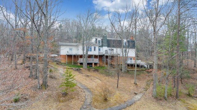 5127 Hunting Hills DR, Roanoke, VA 24018