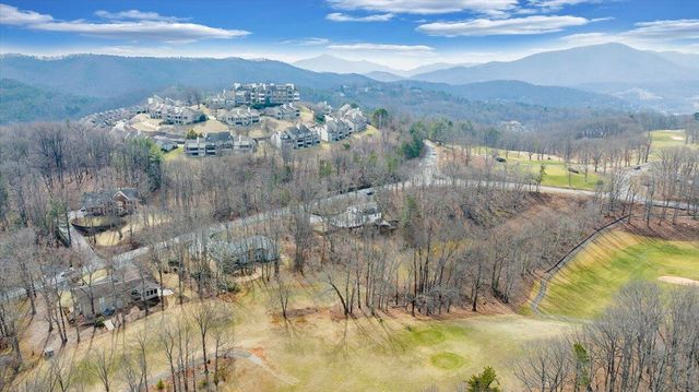 5127 Hunting Hills DR, Roanoke, VA 24018