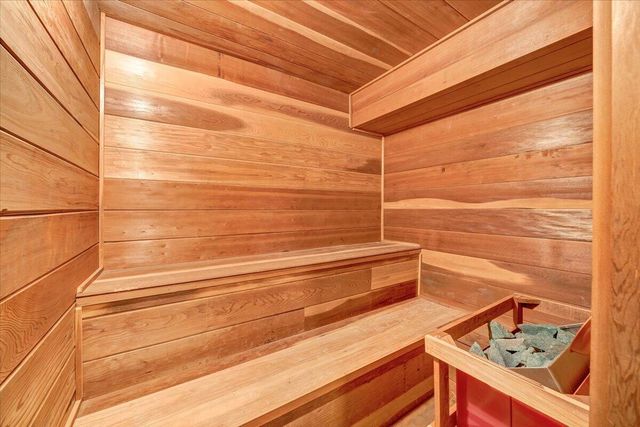 5127 Hunting Hills DR, Roanoke, VA 24018