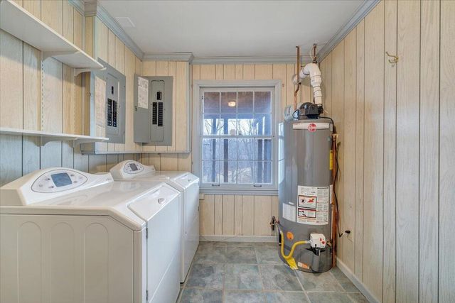 5127 Hunting Hills DR, Roanoke, VA 24018