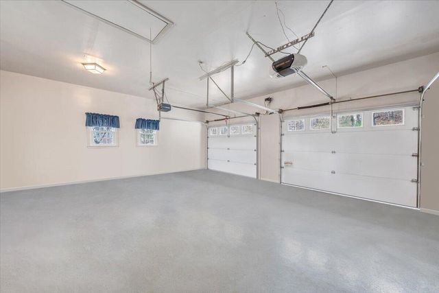 5127 Hunting Hills DR, Roanoke, VA 24018