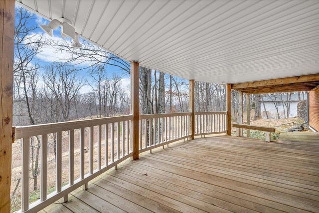 5127 Hunting Hills DR, Roanoke, VA 24018