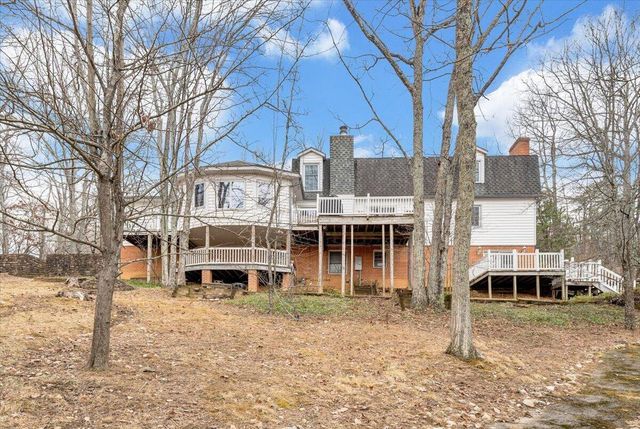 5127 Hunting Hills DR, Roanoke, VA 24018