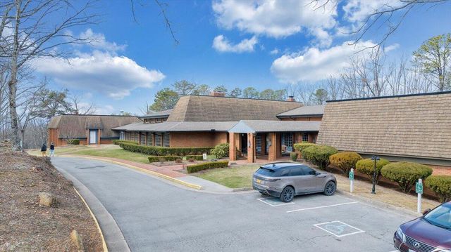 5127 Hunting Hills DR, Roanoke, VA 24018