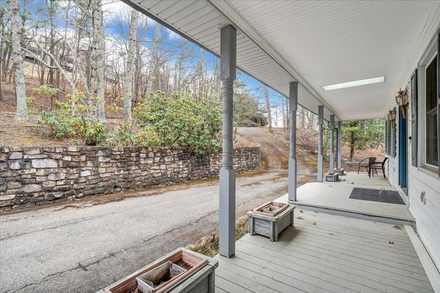 5127 Hunting Hills DR, Roanoke, VA 24018