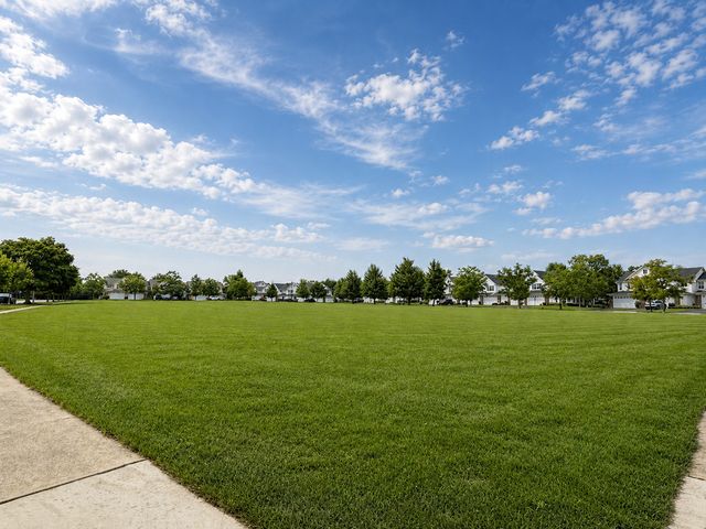 475 DANCER Lane, Oswego, IL 60543