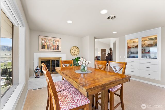 940 Sunrise Heights Road, Okanogan, WA 98840