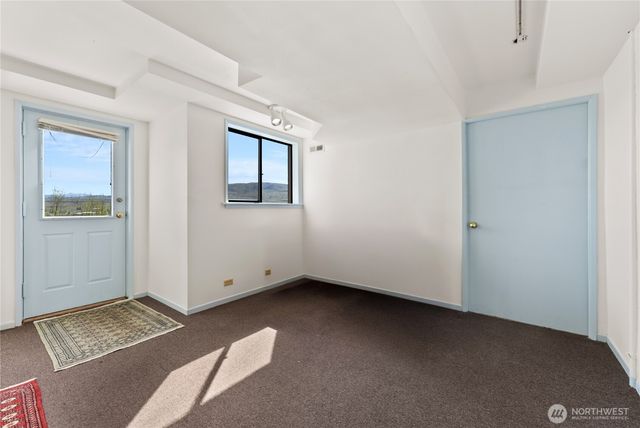 940 Sunrise Heights Road, Okanogan, WA 98840