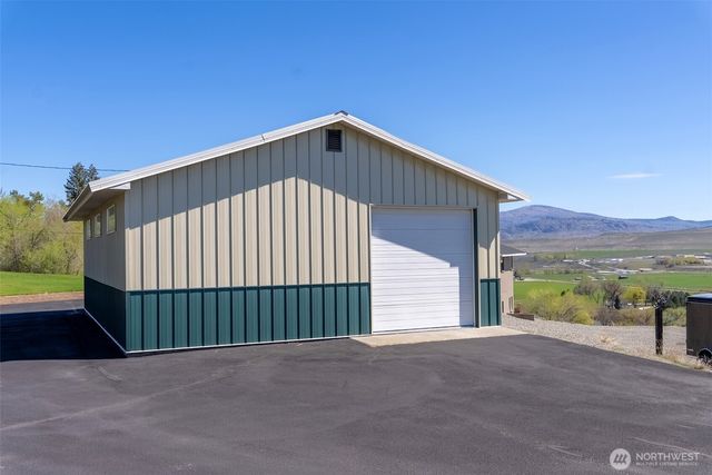940 Sunrise Heights Road, Okanogan, WA 98840