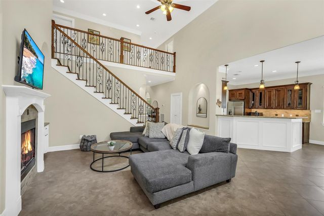 754 Holly Springs Drive, Conroe, TX 77302