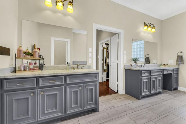 754 Holly Springs Drive, Conroe, TX 77302